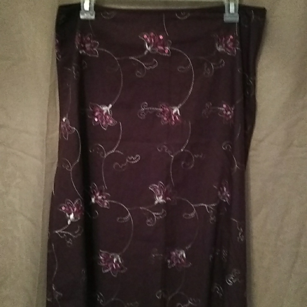 Beautiful embroidery  flowers skirt
